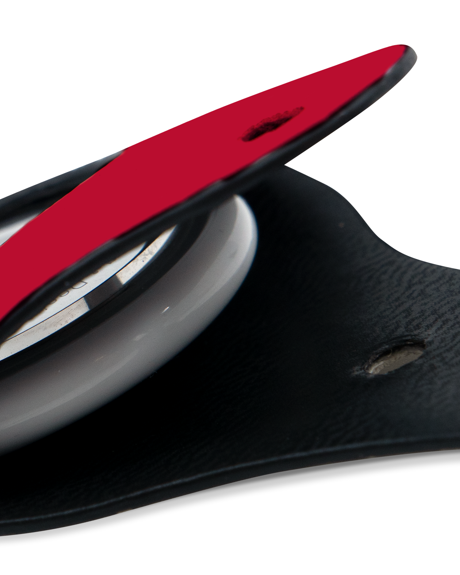 Close-Up: AirTag Anhänger mit RED Design