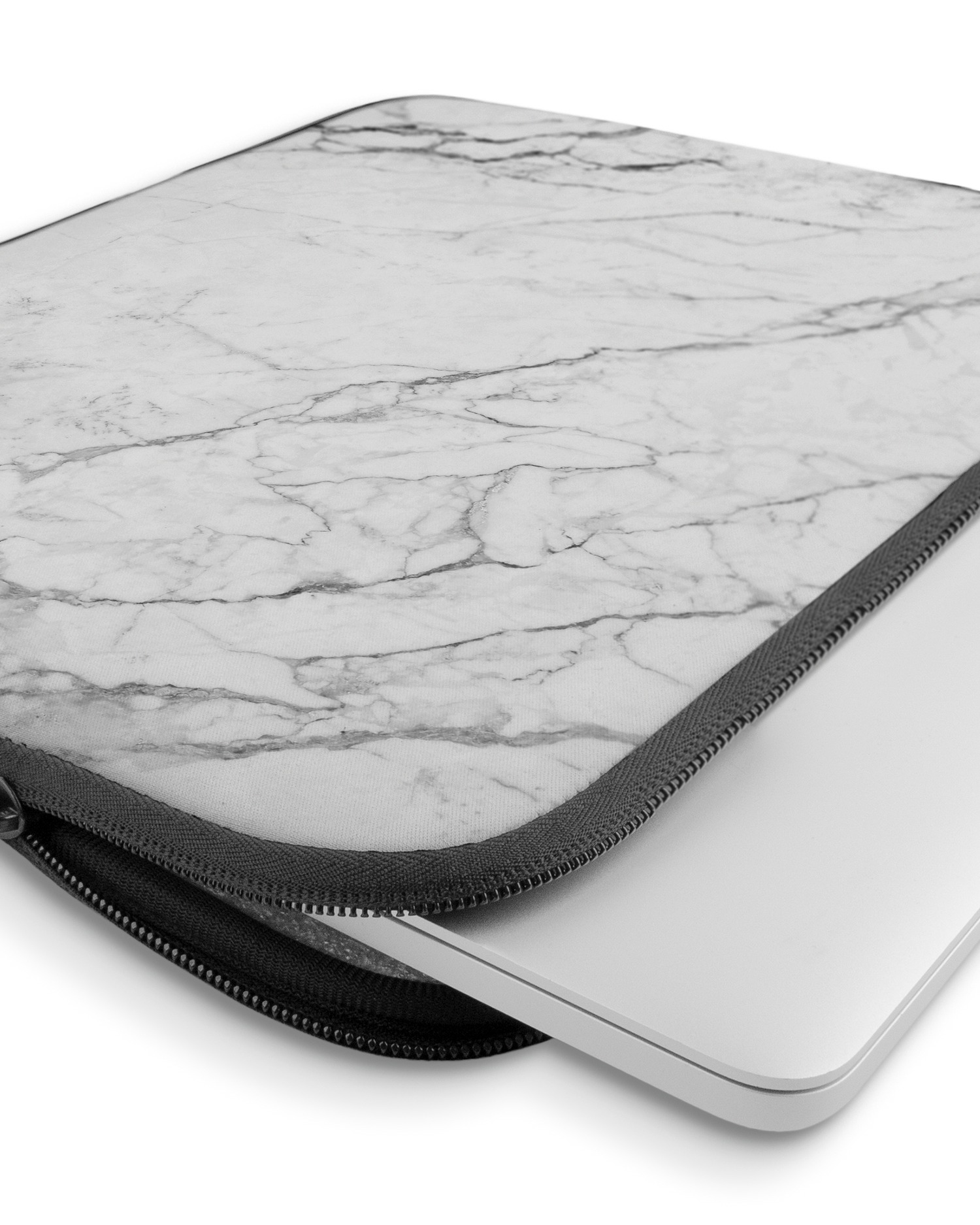 White Marble Laptophülle 15 Zoll mit Gerät im Inneren