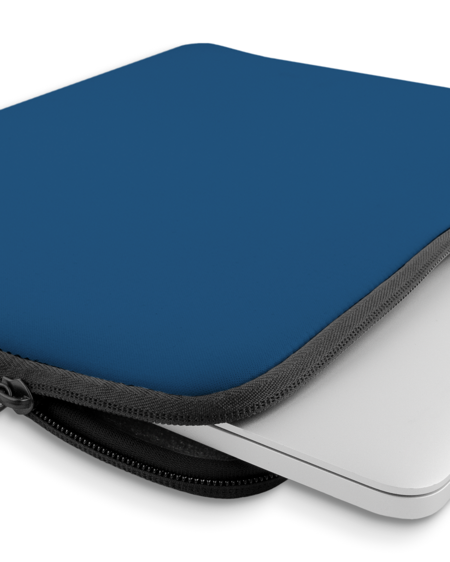 CLASSIC BLUE Laptophülle 13-14 Zoll mit Gerät im Inneren