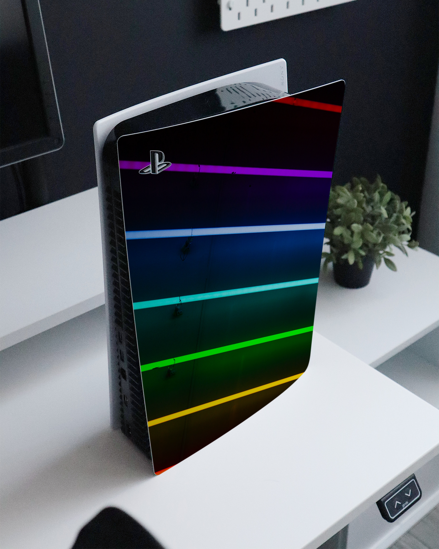 LGBTQ Konsolen Aufkleber für Sony PlayStation 5 Digital Edition auf einem Sideboard