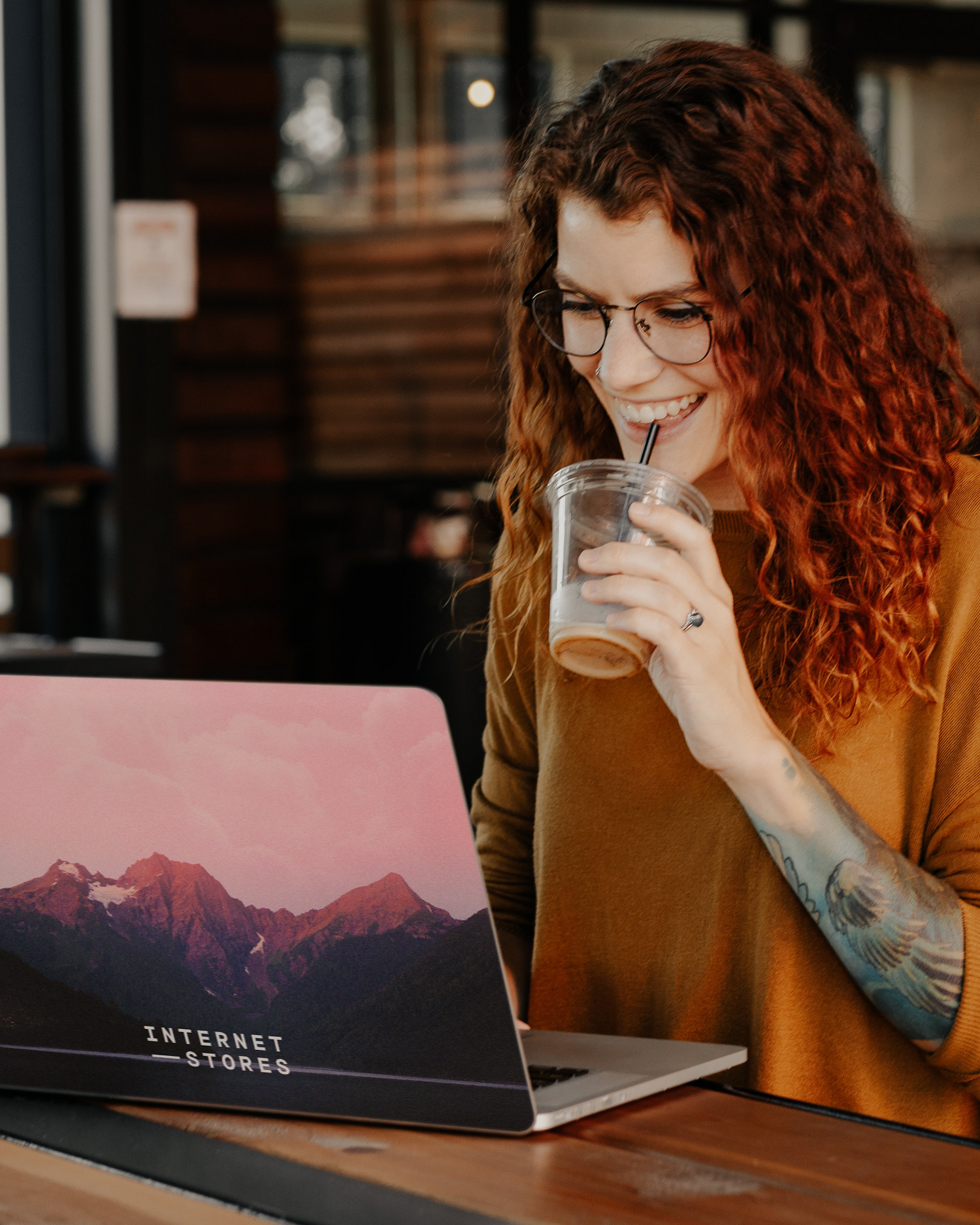 Lake Laptop Aufkleber für 13 Zoll Apple MacBooks im Café